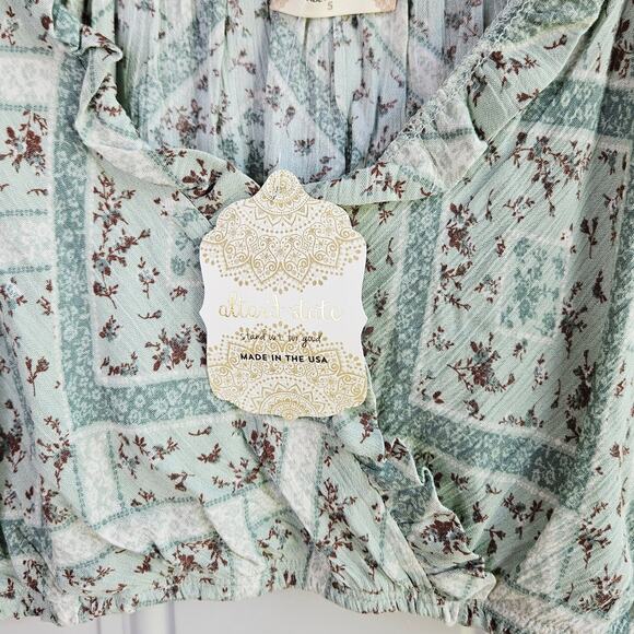 New NWT Altar'd State Wrap Crop Top Size Small Sage Green Peasant Cottage Teen - Picture 7 of 10